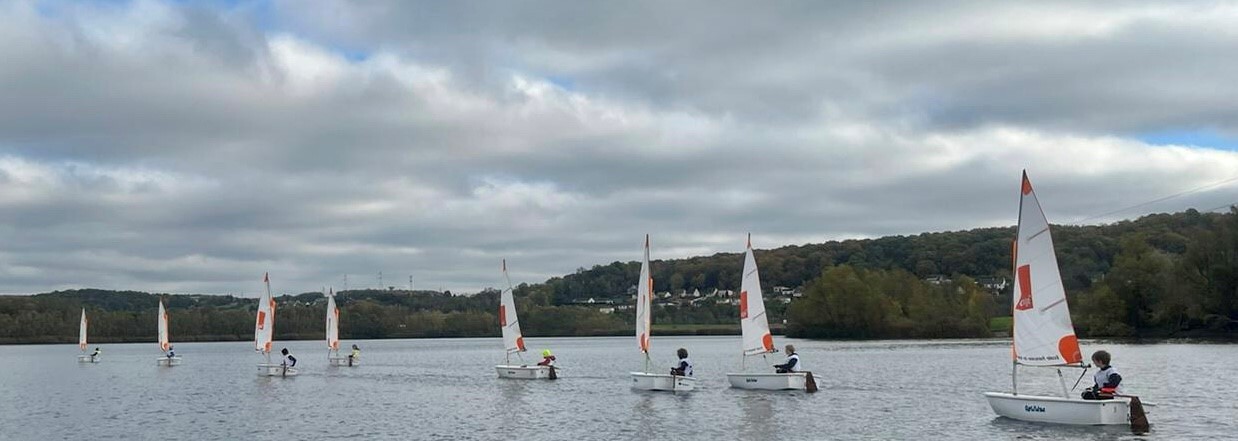 Défilé d'optimistes sur la Seine 